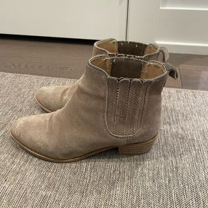 Steve Madden Nylie Chelsea Boots